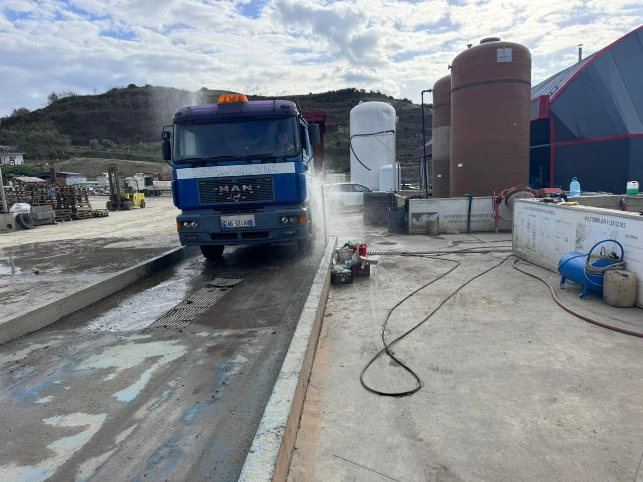 Transport i sigurt. Nga burimi në destinacion.