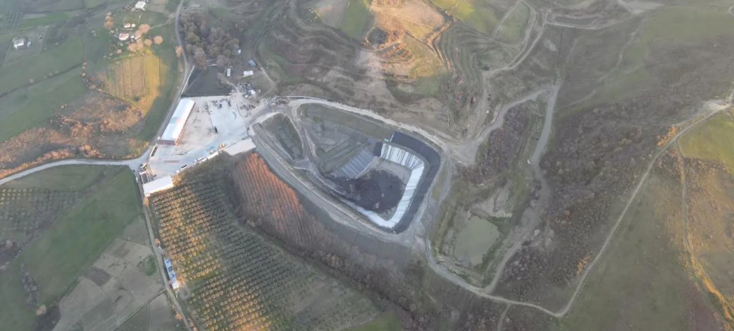 Pamje ajrore e landfillit industrial të Brema